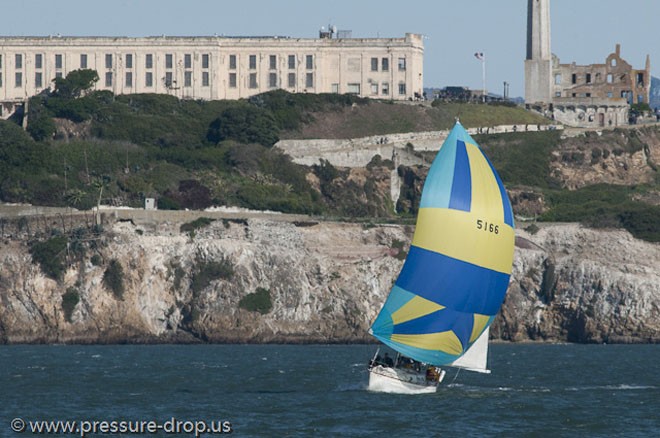 Steve Waterloo’s Cal 40’ Shaman leads the pack on PHRF 4 around Buoy 21 and back, a reach and a reach. - Manuel Fagundes Seaweed Soup Midwinter Regatta 2011 © Erik Simonson www.pressure-drop.us http://www.pressure-drop.us